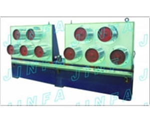 牽引機(jī)